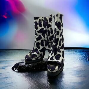 Downtown Dive Butterfly Peep Toe 5" Heel Booties Size 8.5 Purple